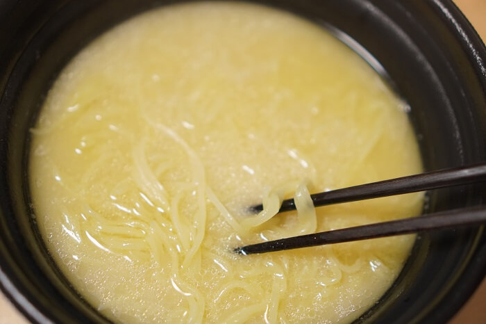 ラーメンEX用に開発された篝の麺とスープ。