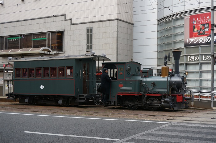 レトロな坊ちゃん列車が松山市内と道後温泉を繋いでいるので移動もラクラク