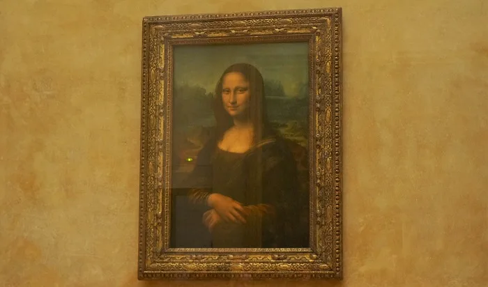 パリのルーブル美術館でダ・ヴィンチの名画『モナリザ』を見た感想